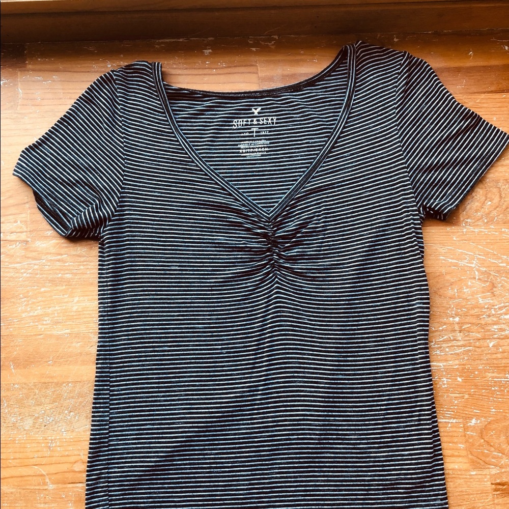 American Eagle soft and sexy v-neck